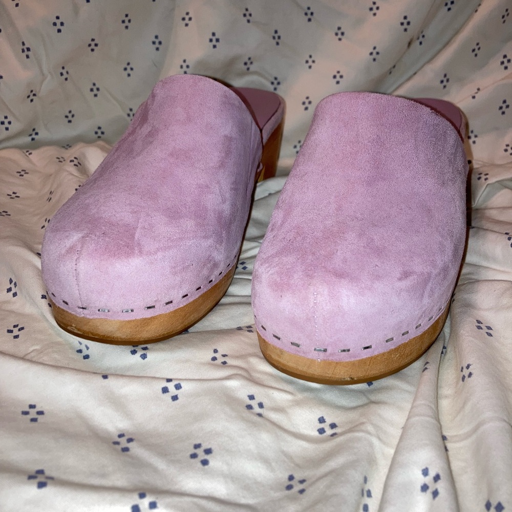 Charlotte Stone size 9 Martino clogs in lilac color